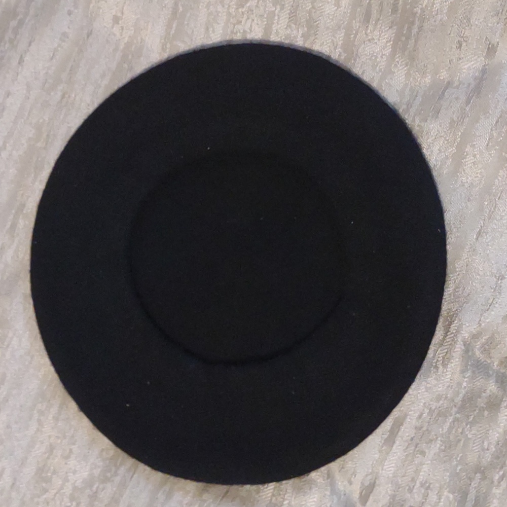 Beret - Picture 2 of 2